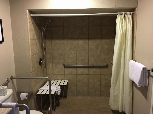 Super 8 by Wyndham Salinas image 24