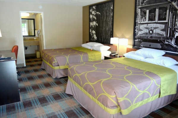 Super 8 by Wyndham Salinas image 28