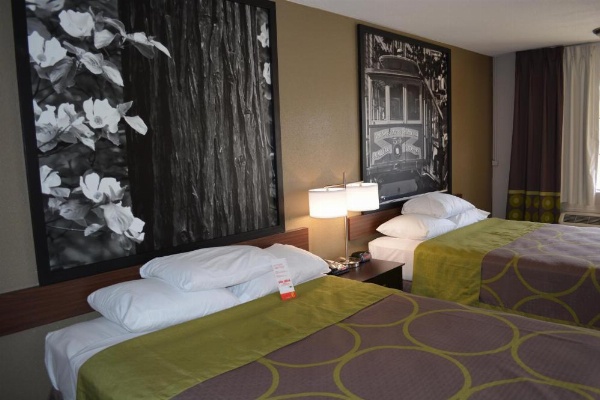 Super 8 by Wyndham Salinas image 30